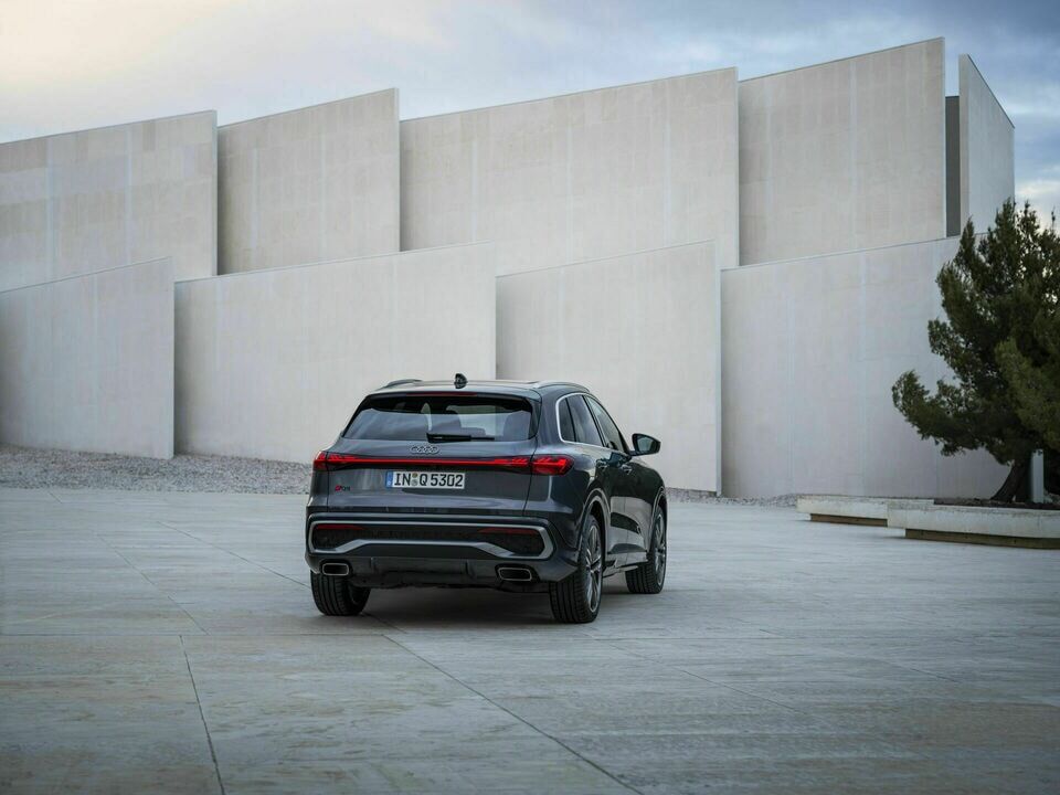 Audi Q5 opcjonalny hak holowniczy