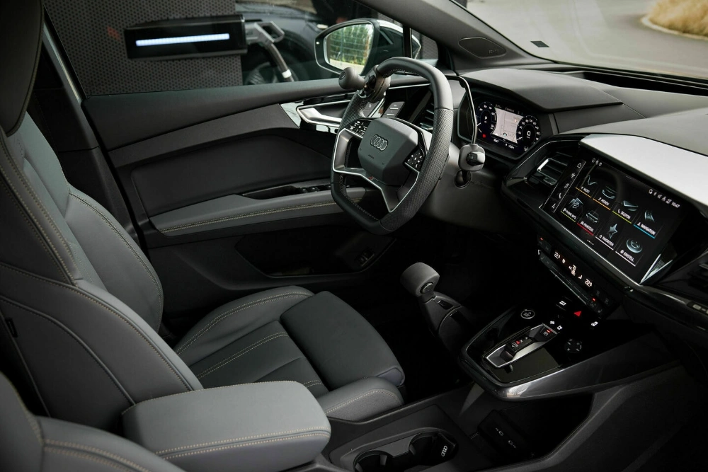 wnętrze audi q4 e-tron