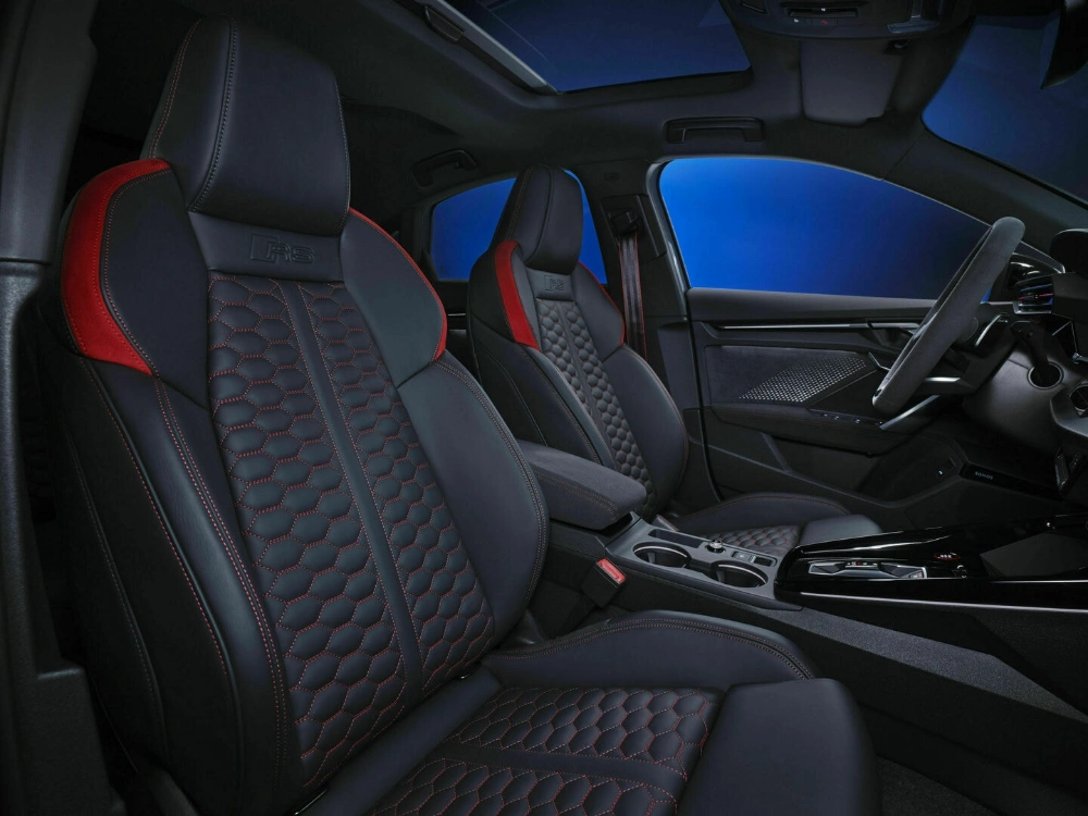 fotele i panoramiczny dach w audi rs 3
