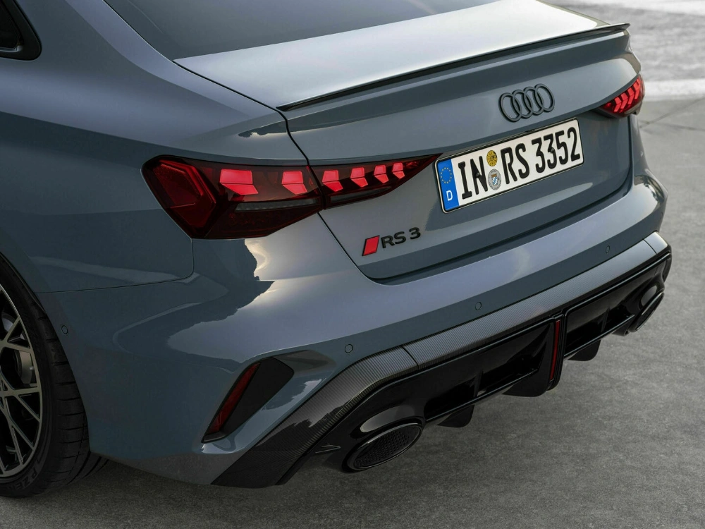 imponujący tył audi rs 3