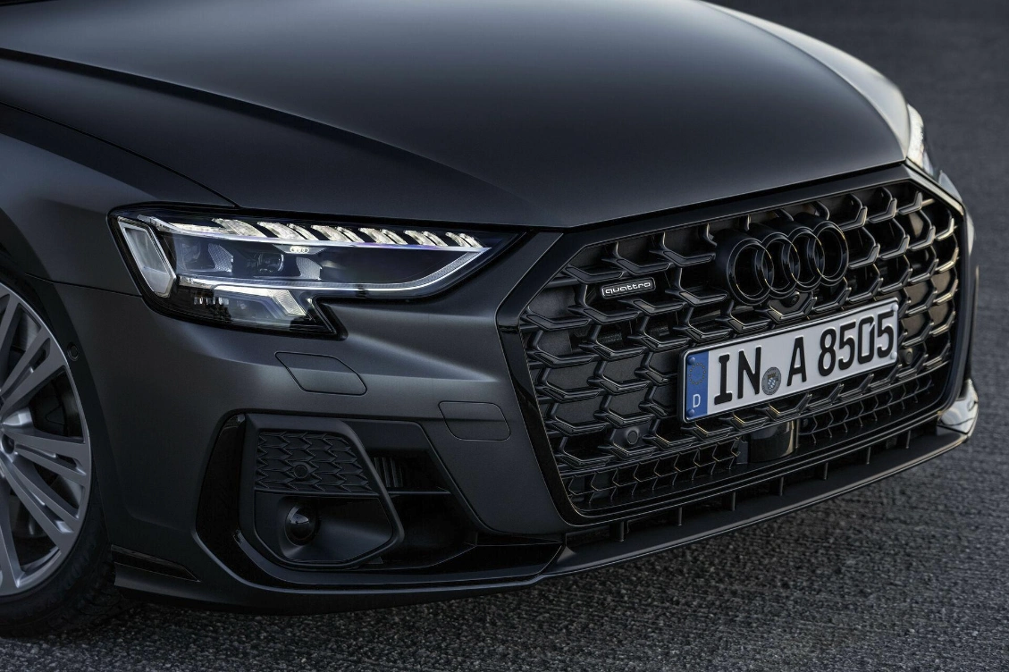 Przednie lampy A8