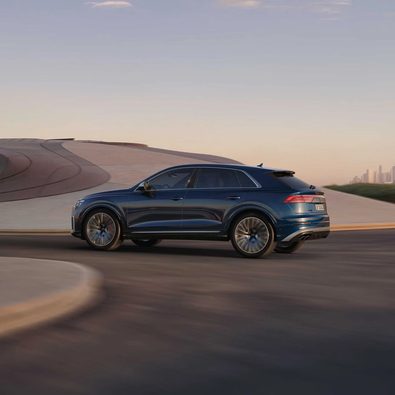audi sq8 bok